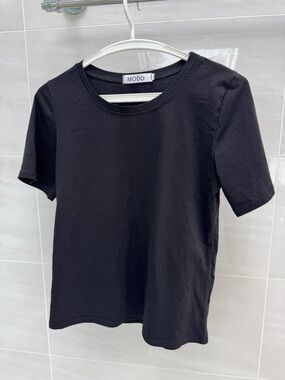 Basic Black Short Sleeve Tee